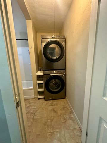 4636 E Harry St, Wichita, KS 67218