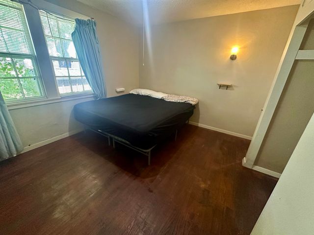 4636 E Harry St, Wichita, KS 67218