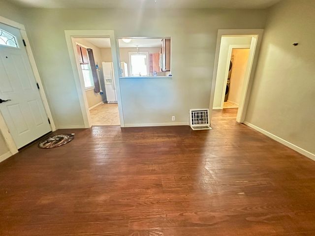 4636 E Harry St, Wichita, KS 67218