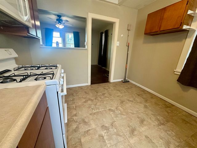 4636 E Harry St, Wichita, KS 67218