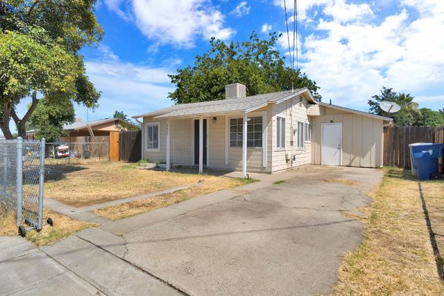 4423 E Floradora Avenue, Fresno, CA 93703