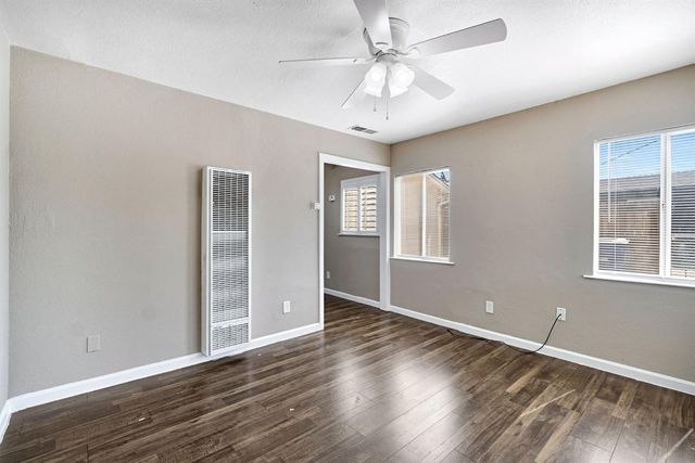 4423 E Floradora Avenue, Fresno, CA 93703