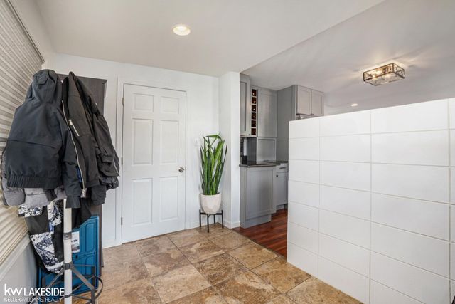 1322 Catalpa Drive, Berkley, MI 48072