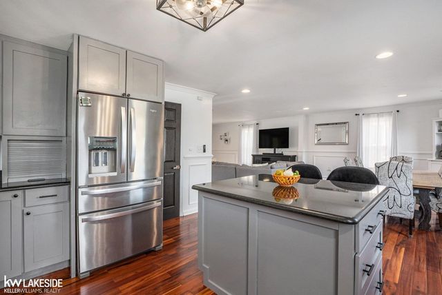 1322 Catalpa Drive, Berkley, MI 48072