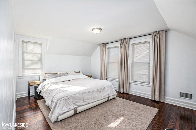 1322 Catalpa Drive, Berkley, MI 48072