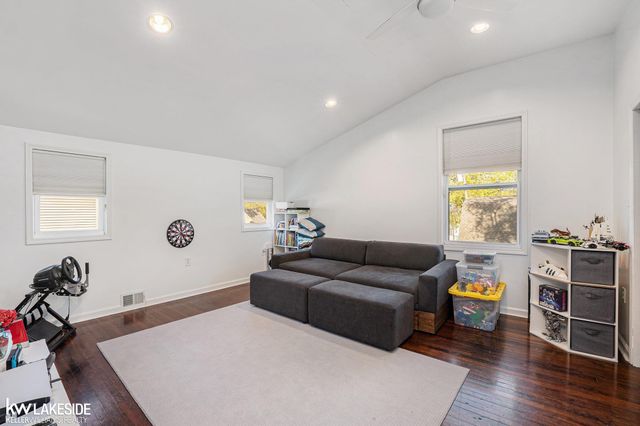 1322 Catalpa Drive, Berkley, MI 48072