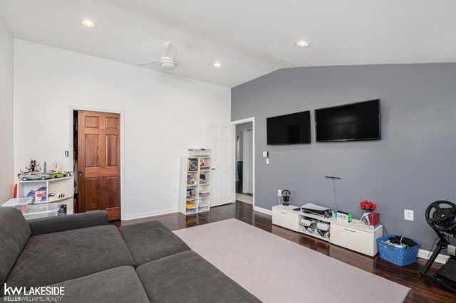 1322 Catalpa Drive, Berkley, MI 48072