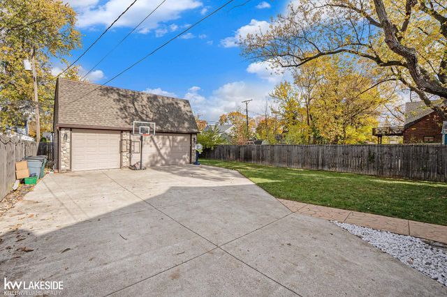 1322 Catalpa Drive, Berkley, MI 48072