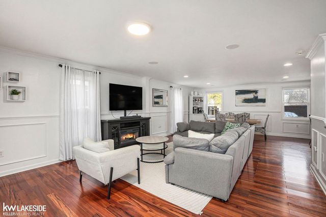 1322 Catalpa Drive, Berkley, MI 48072