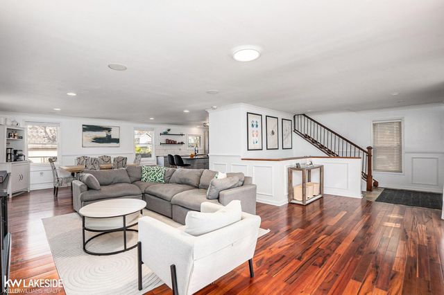 1322 Catalpa Drive, Berkley, MI 48072