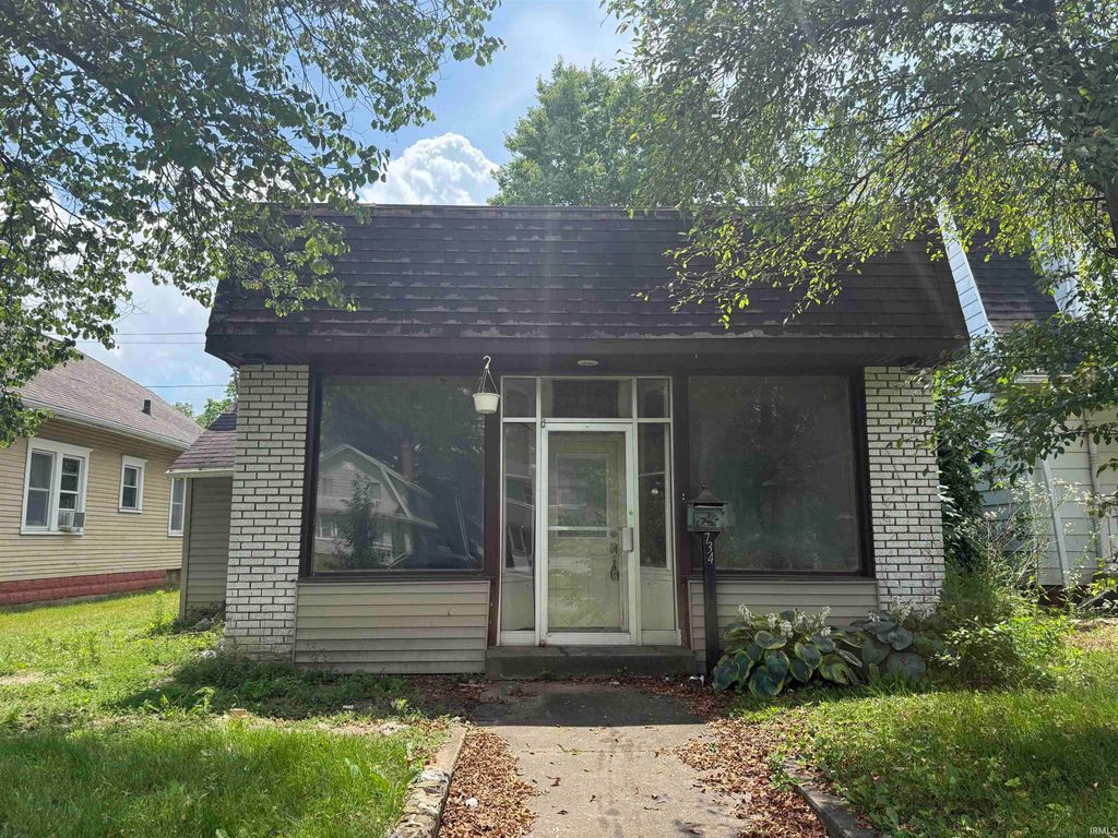 734 E Ewing Avenue, South Bend, IN 46613