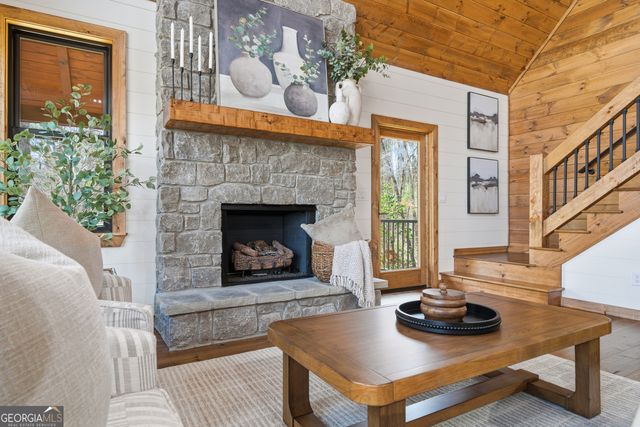 345 Big Oak Lane, Blue Ridge, GA 30513