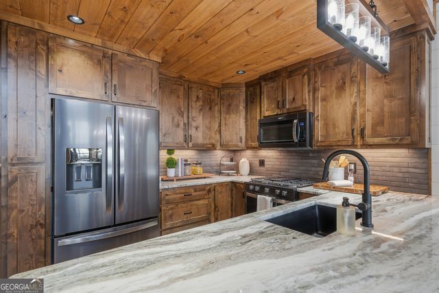 345 Big Oak Lane, Blue Ridge, GA 30513