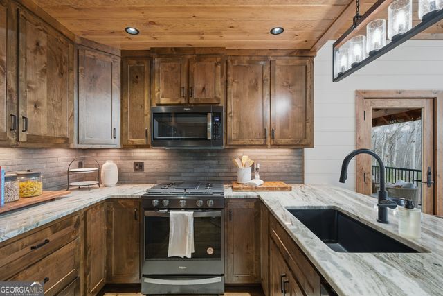 345 Big Oak Lane, Blue Ridge, GA 30513