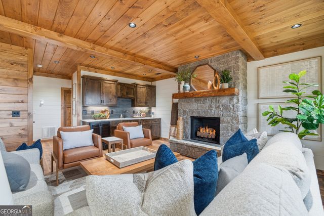 345 Big Oak Lane, Blue Ridge, GA 30513