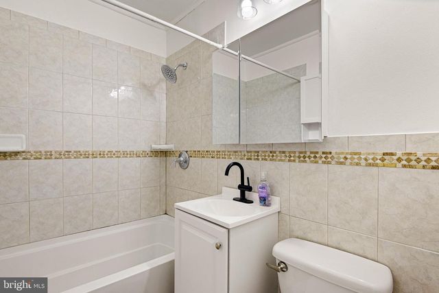 9 KULLEN DR, Newark, DE 19713