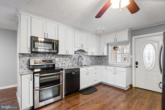 9 KULLEN DR, Newark, DE 19713