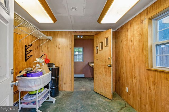 9 KULLEN DR, Newark, DE 19713