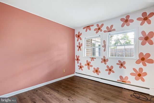 9 KULLEN DR, Newark, DE 19713