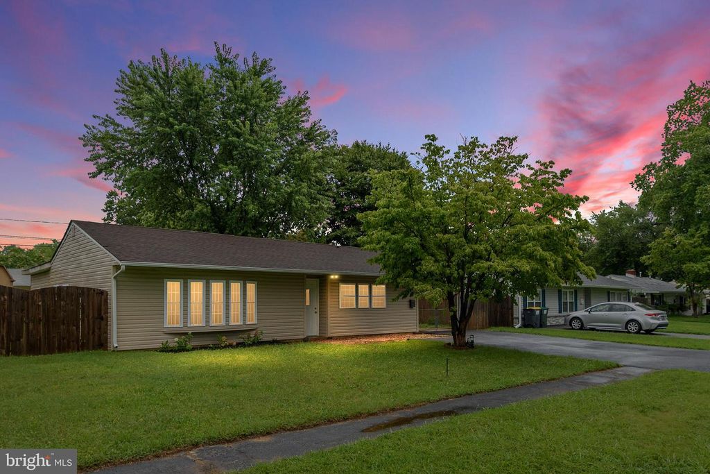 9 KULLEN DR, Newark, DE 19713