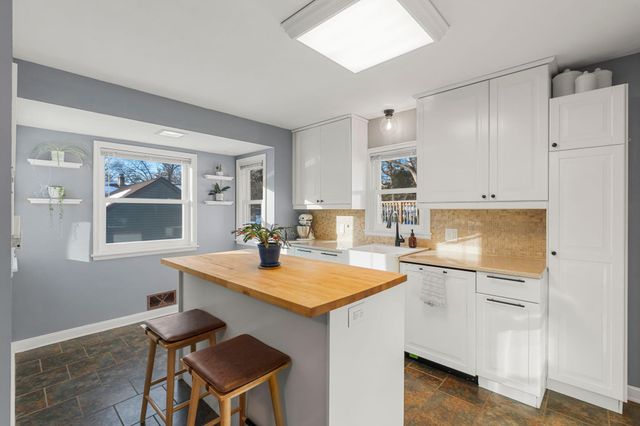 1521 Atlantic Street, Saint Paul, MN 55106