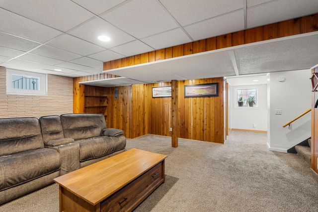 1521 Atlantic Street, Saint Paul, MN 55106