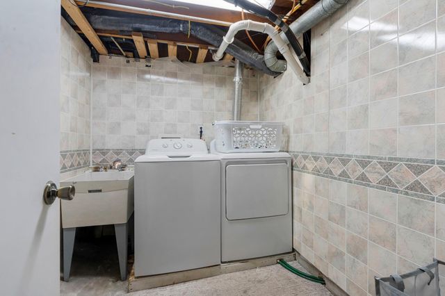 1521 Atlantic Street, Saint Paul, MN 55106