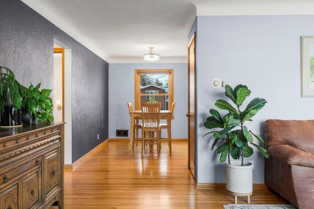 1521 Atlantic Street, Saint Paul, MN 55106