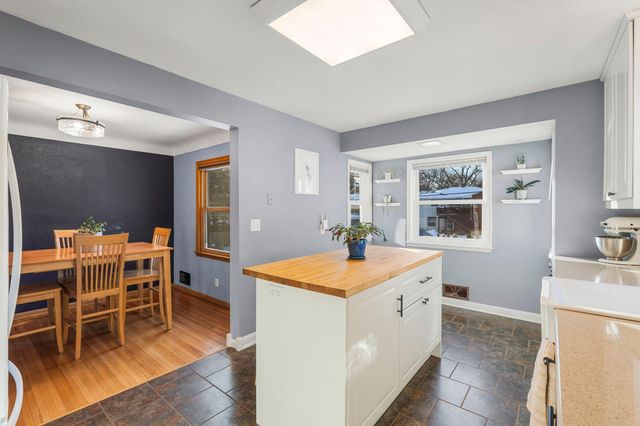 1521 Atlantic Street, Saint Paul, MN 55106