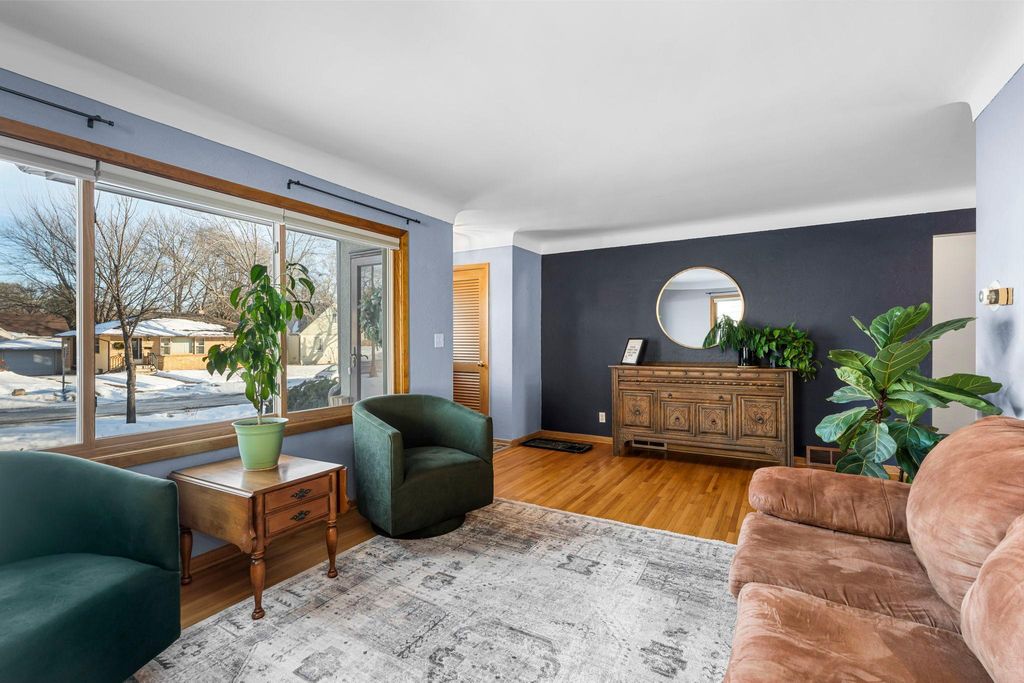 1521 Atlantic Street, Saint Paul, MN 55106