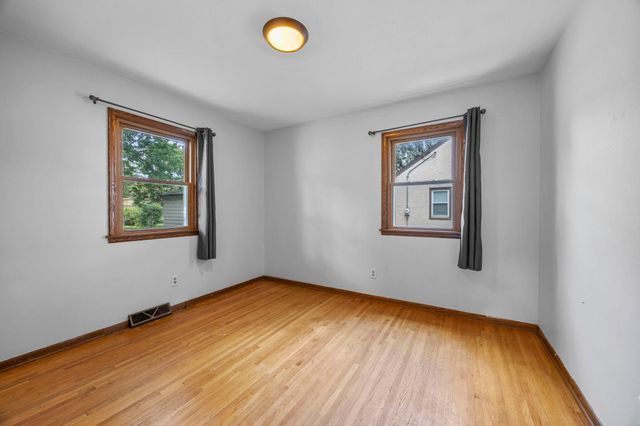 1033 Dayton Avenue, Saint Paul Park, MN 55071