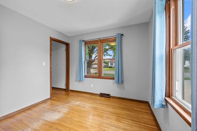 1033 Dayton Avenue, Saint Paul Park, MN 55071