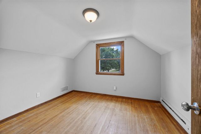 1033 Dayton Avenue, Saint Paul Park, MN 55071