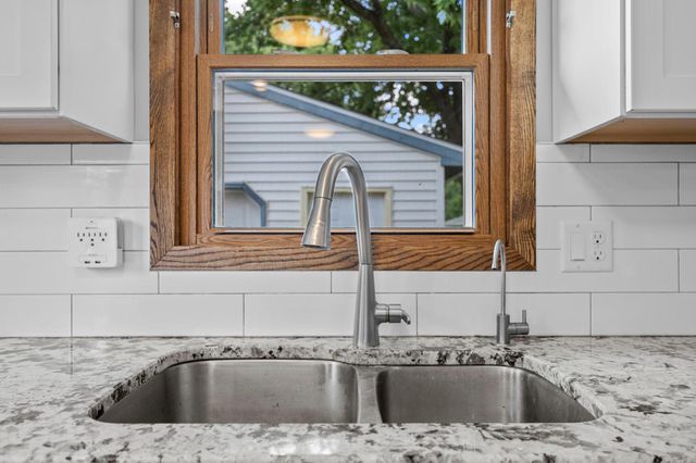 1033 Dayton Avenue, Saint Paul Park, MN 55071