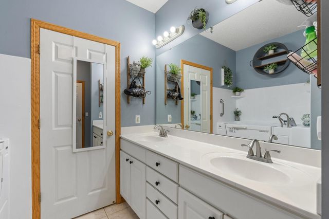 15135 Crestview Circle, Rosemount, MN 55068