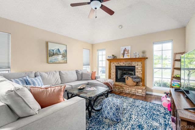 805 E Indianapolis Street, Broken Arrow, OK 74012