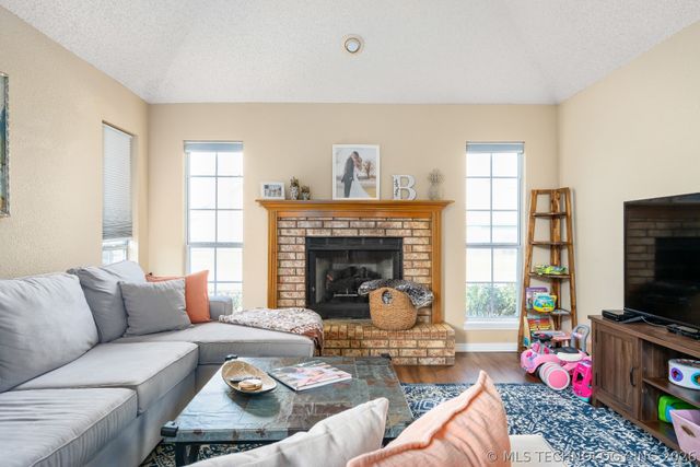 805 E Indianapolis Street, Broken Arrow, OK 74012