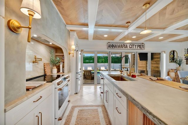 117 81ST STREET, Holmes Beach, FL 34217