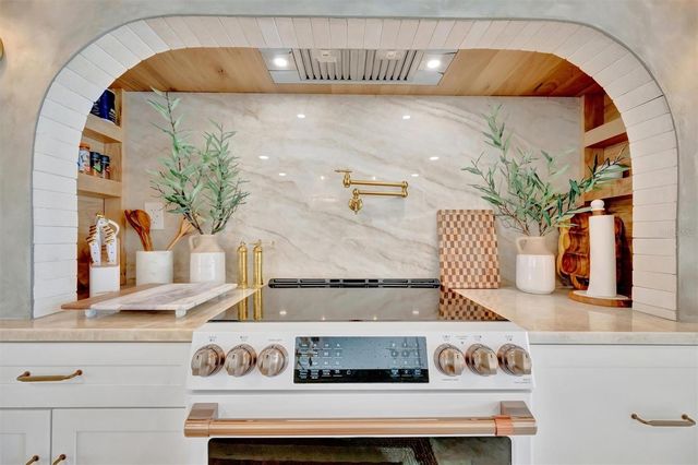 117 81ST STREET, Holmes Beach, FL 34217