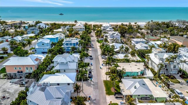 117 81ST STREET, Holmes Beach, FL 34217