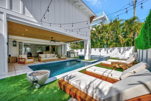 117 81ST STREET, Holmes Beach, FL 34217