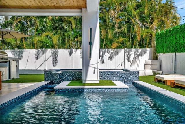 117 81ST STREET, Holmes Beach, FL 34217