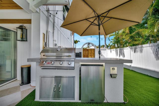 117 81ST STREET, Holmes Beach, FL 34217