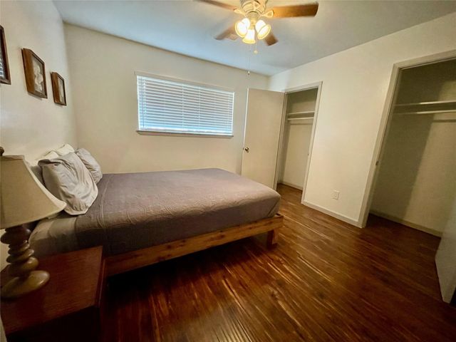 9775 Pine Lake Drive 14, Houston, TX 77055