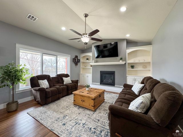 4693 Nature Avenue, Manhattan, KS 66502