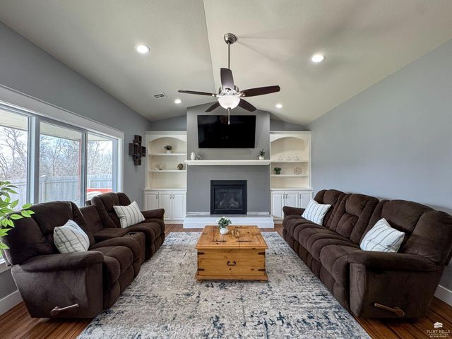 4693 Nature Avenue, Manhattan, KS 66502