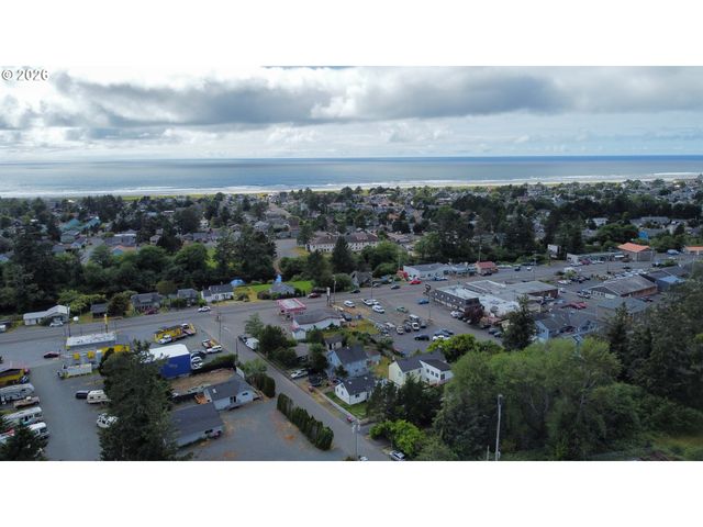 1386 AVENUE U 1, Seaside, OR 97138