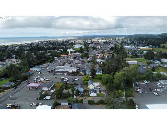 1386 AVENUE U 1, Seaside, OR 97138