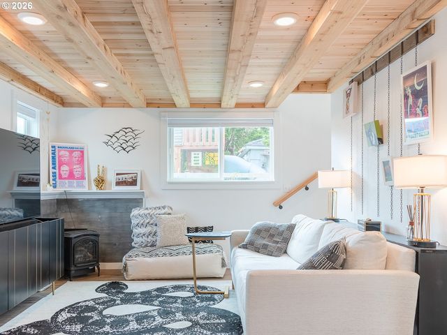 1386 AVENUE U 1, Seaside, OR 97138