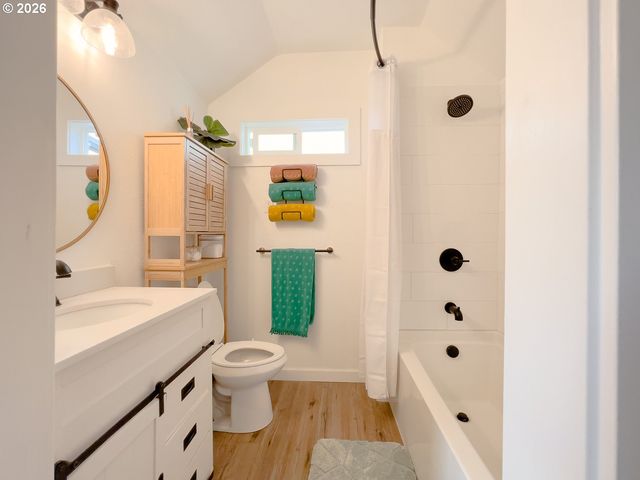 1386 AVENUE U 1, Seaside, OR 97138
